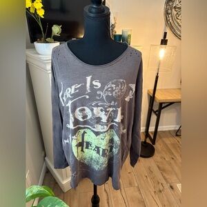 Magnolia Pearl
Your Aura Viggo Tee - Ozzy, OSFM